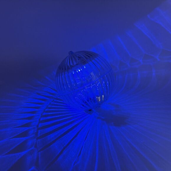 Solar Powered floating led globe light. Deco Products . New. Battery Included - Picture 6 of 10